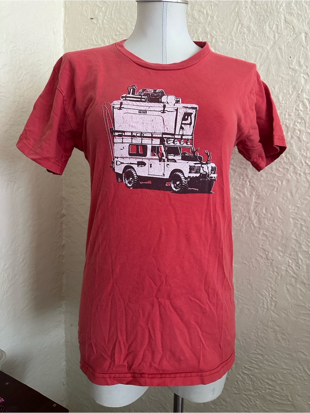 Yeti Brick Red Adventure Vehicle Graphic T-Shirt Small